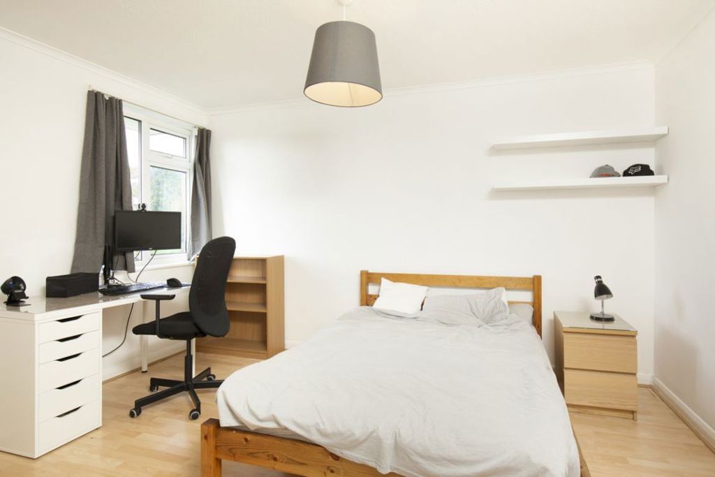 Property photo 3 of 24