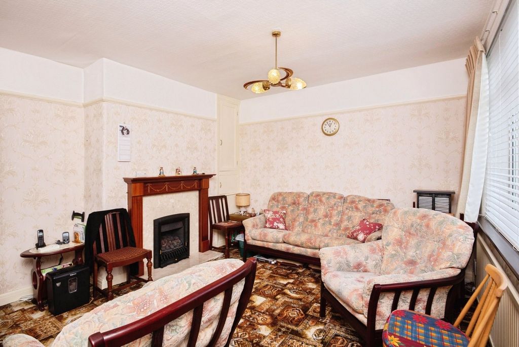 Property photo 3 of 17 Photo