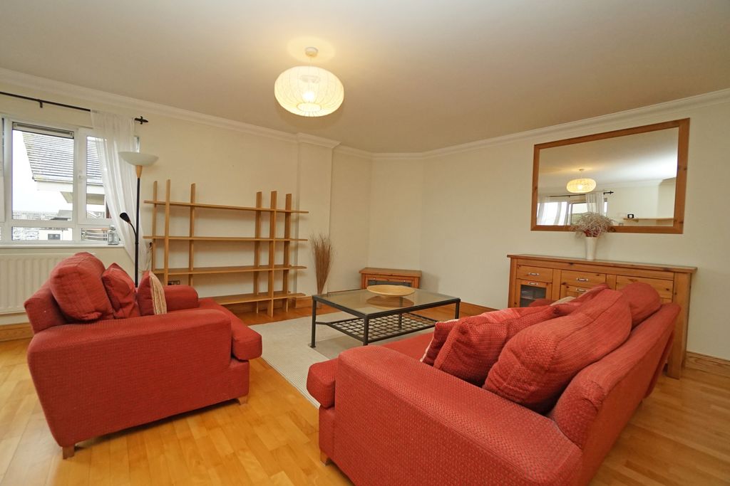 Property photo 2 of 25