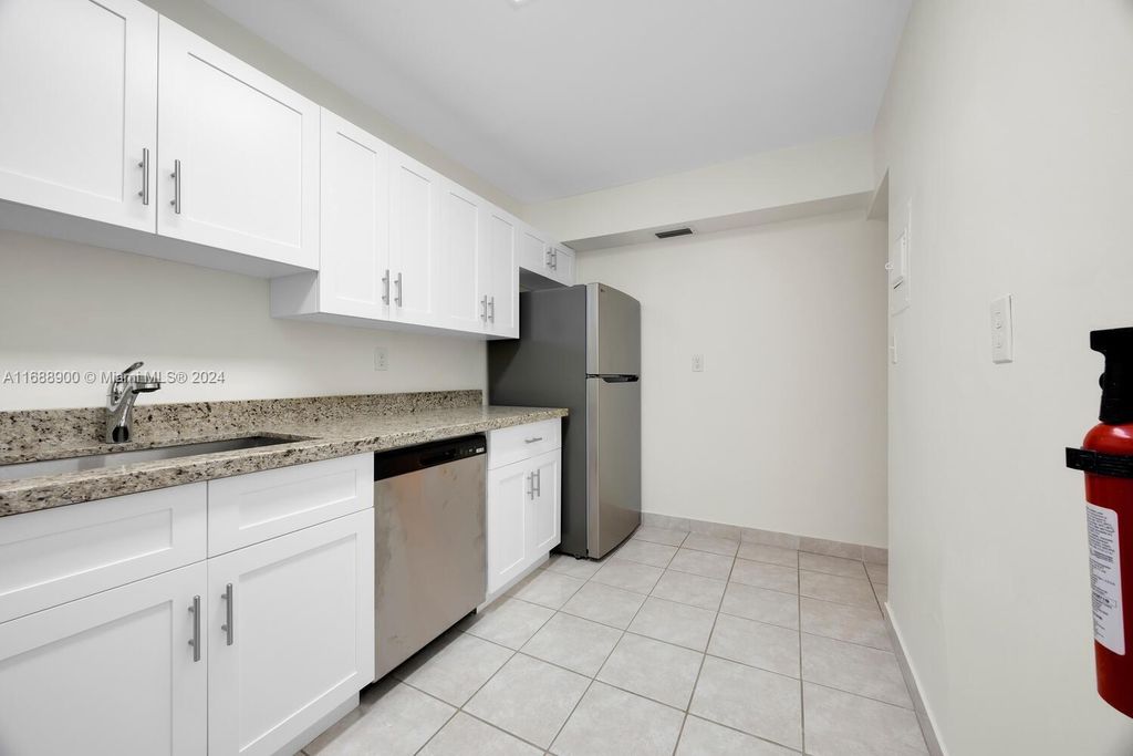 Property photo 3 of 27 <Alttext/>