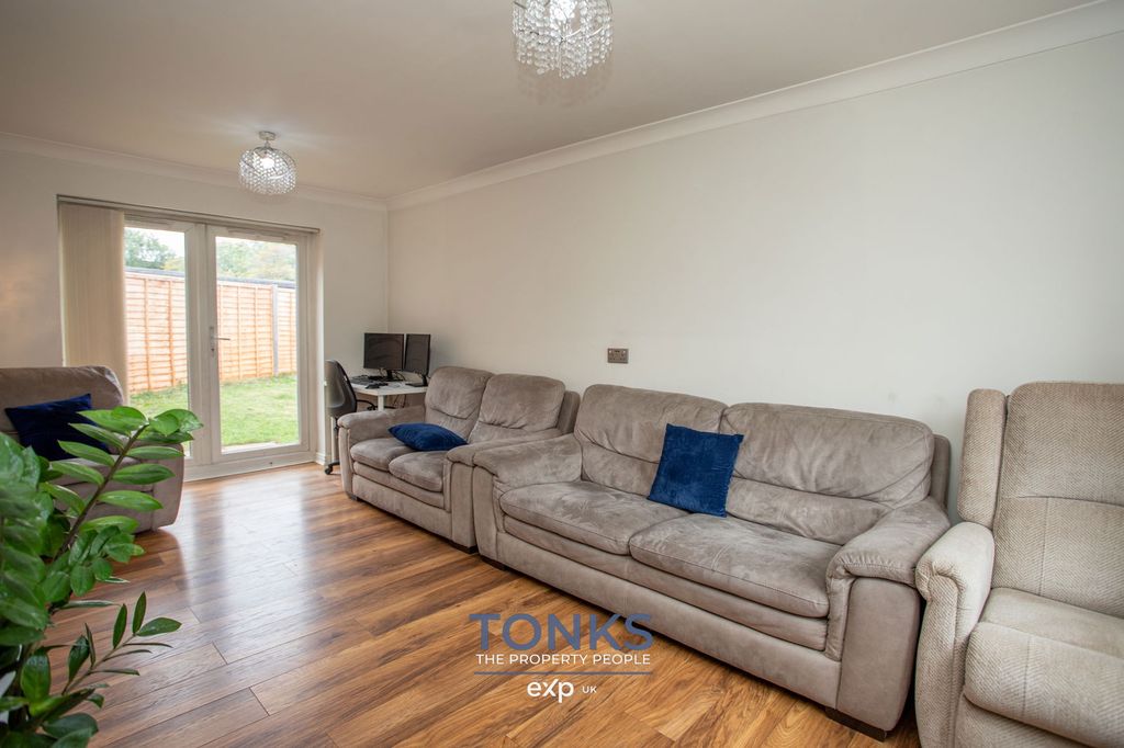 Property photo 3 of 14