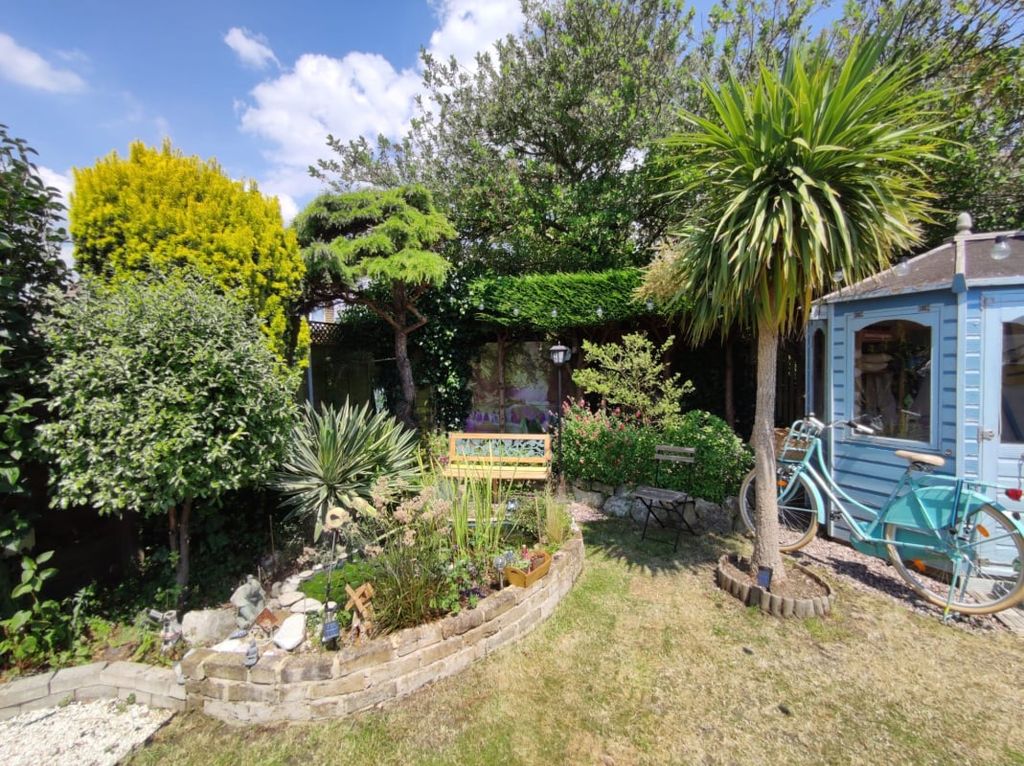 Property photo 2 of 20