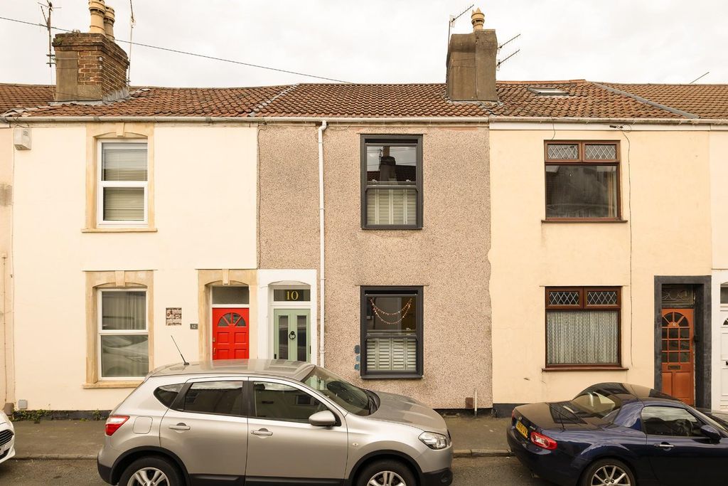 Property photo 2 of 33 Char6728.Jpg