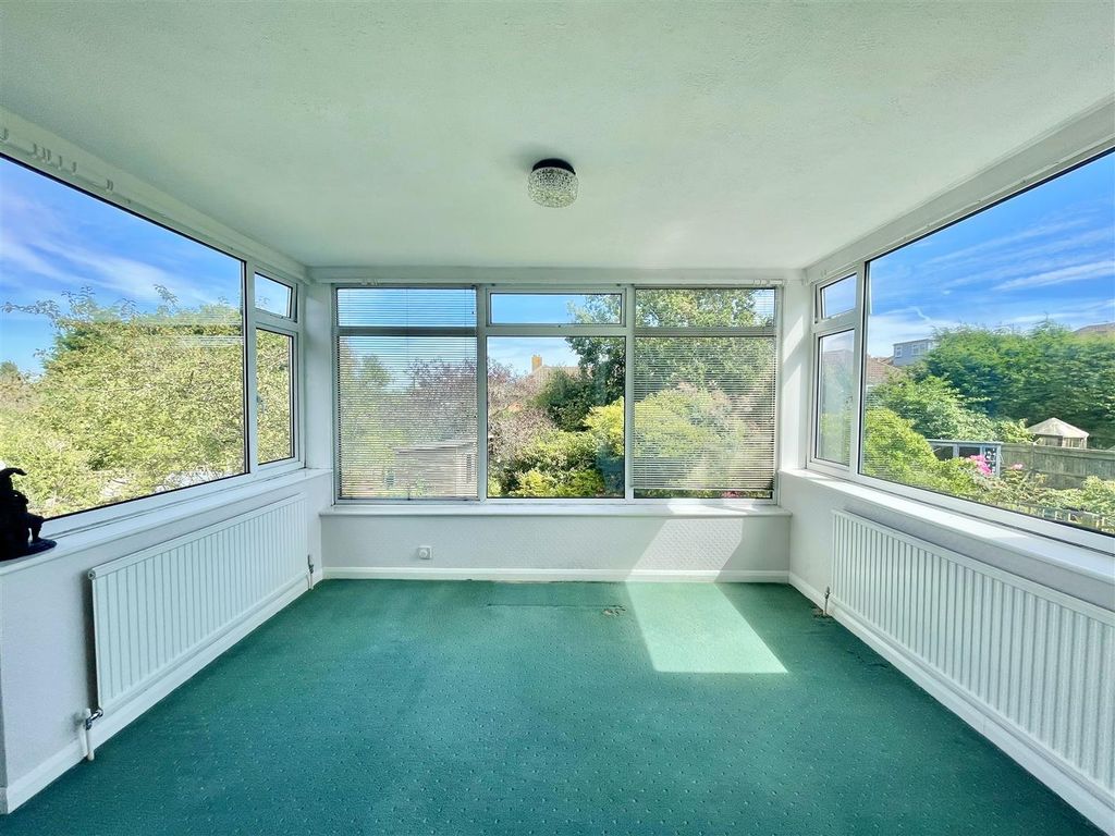 Property photo 3 of 21