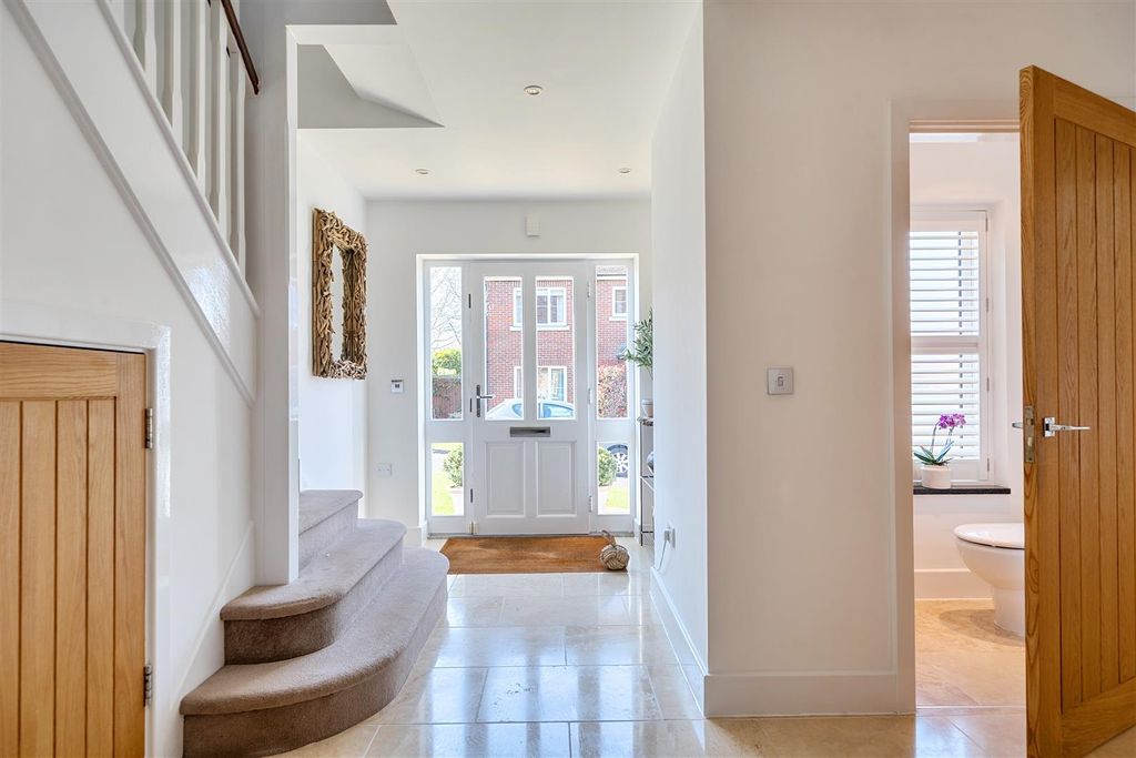 Property photo 2 of 27 1431544-15-69Bbf8355Ffda.Jpg