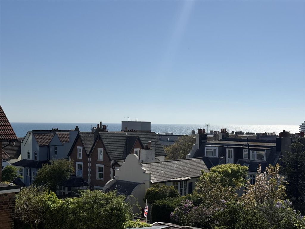 Property photo 3 of 14 Views