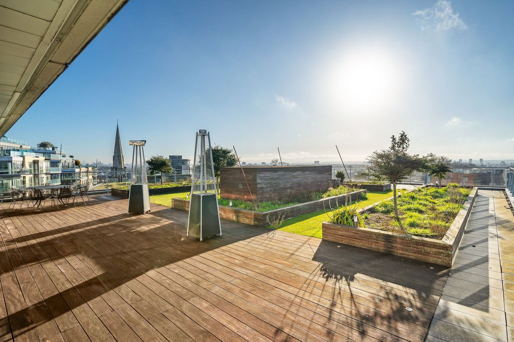 Property photo 3 of 15