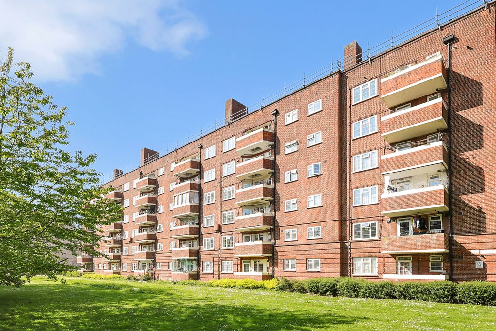 Property photo 1 of 7 9S4A9140