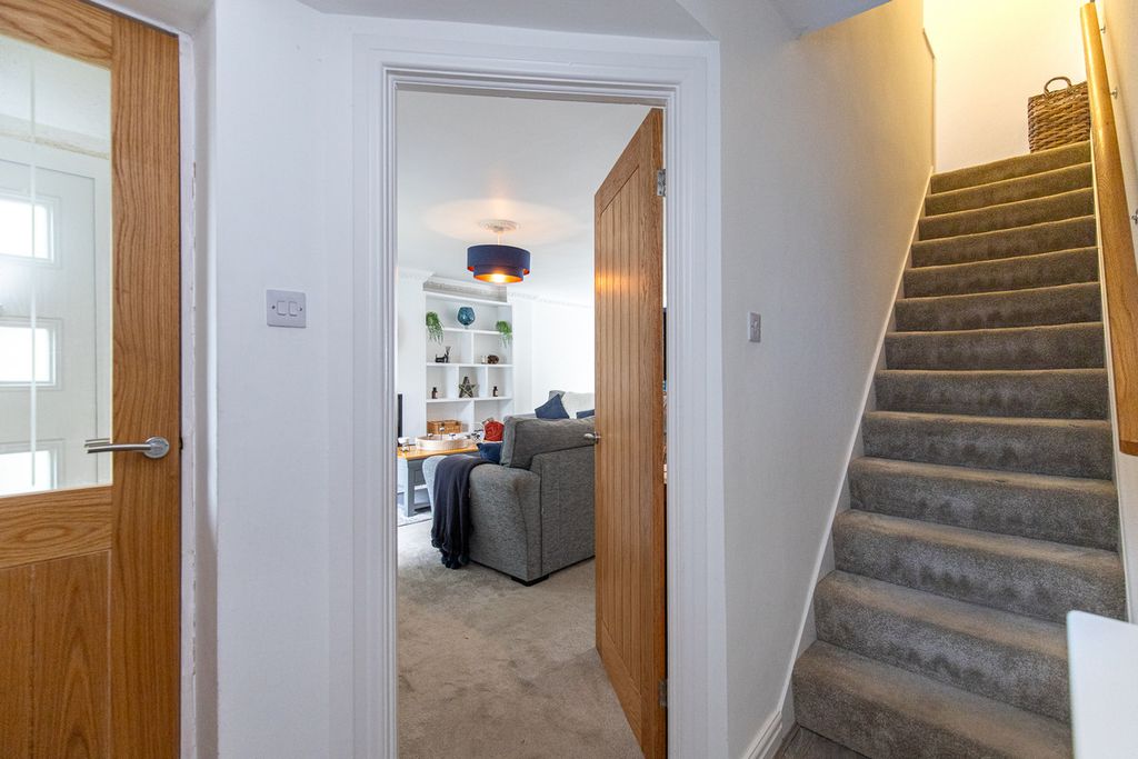 Property photo 2 of 36