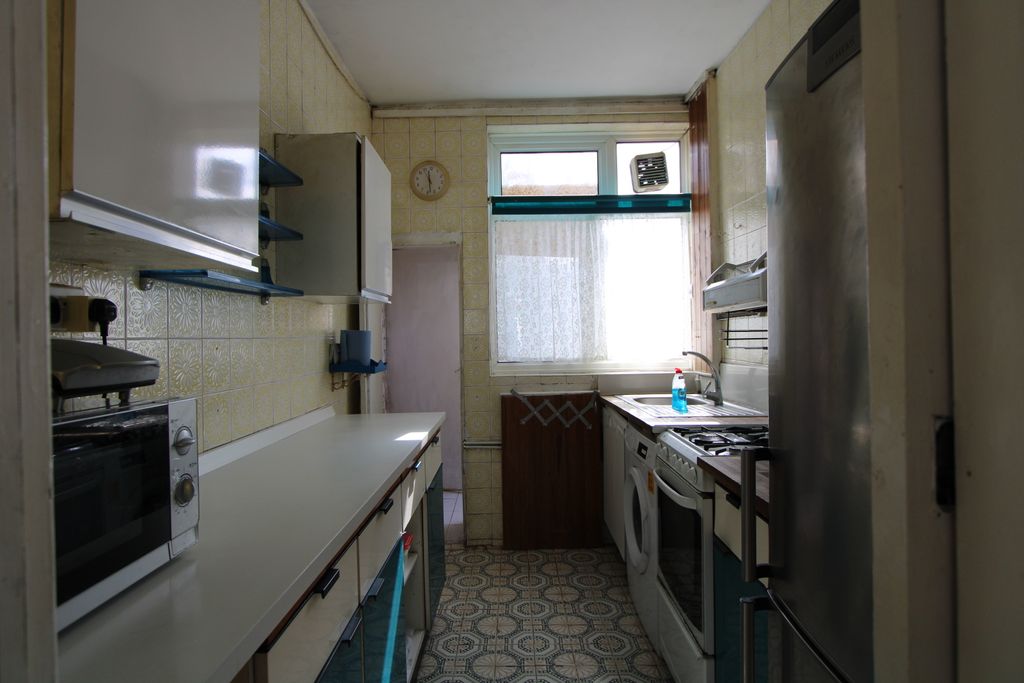 Property photo 2 of 19