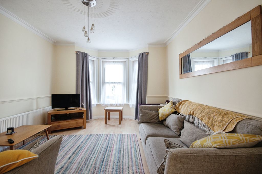 Property photo 3 of 15 Recpetion Room