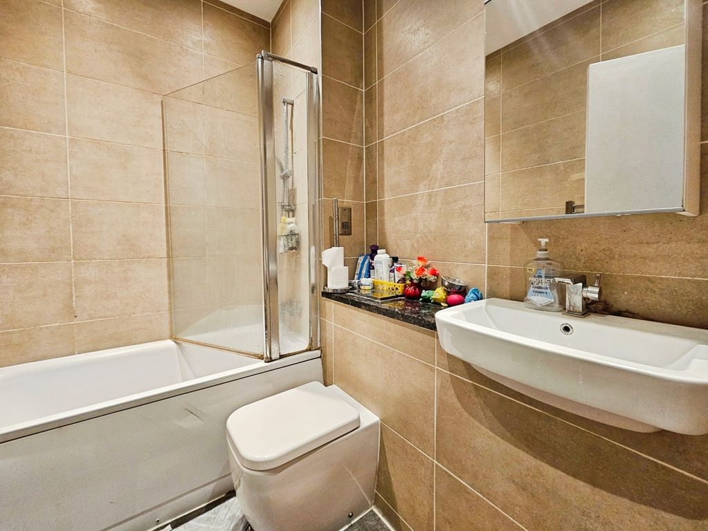 Property photo 3 of 7 Bathroom