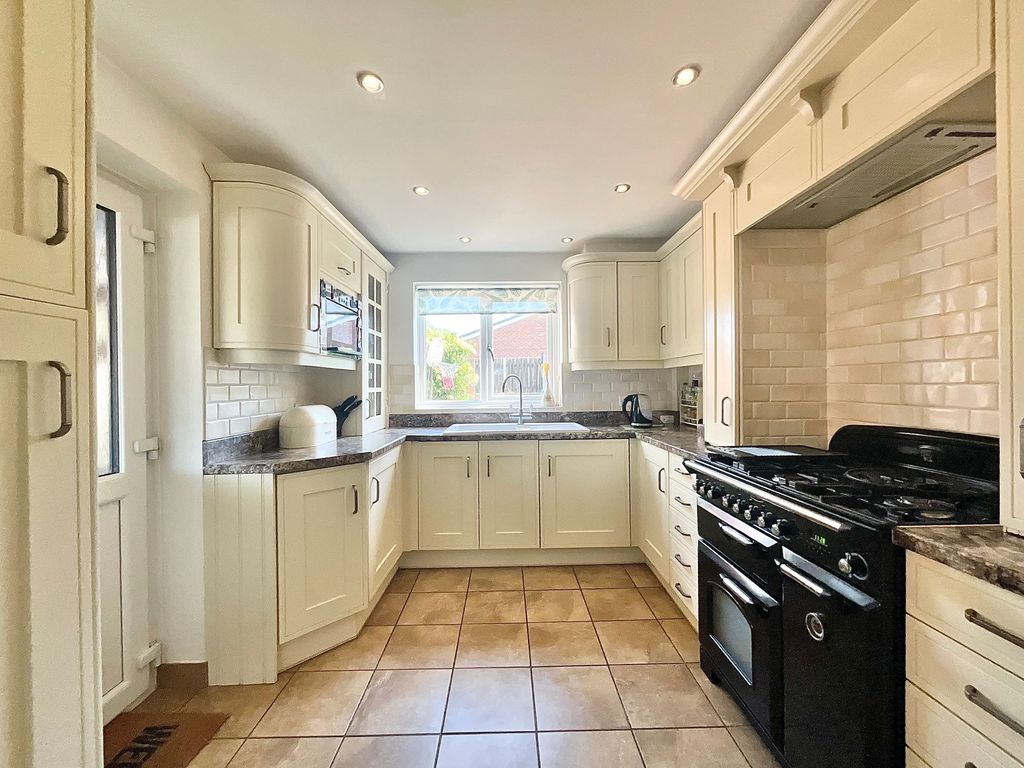 Property photo 2 of 34