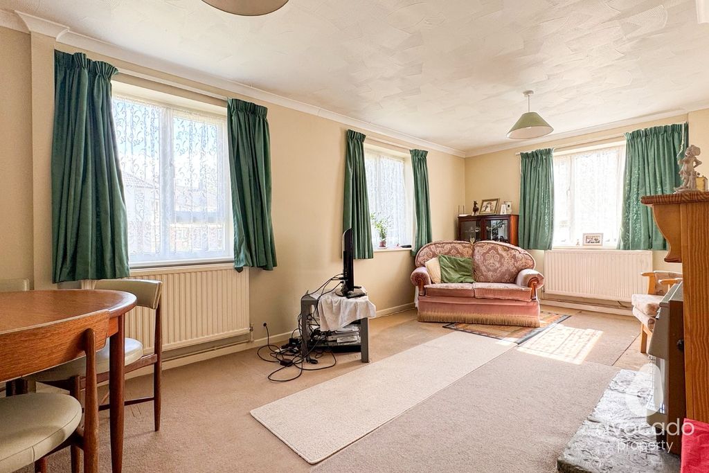 Property photo 2 of 15 5116564