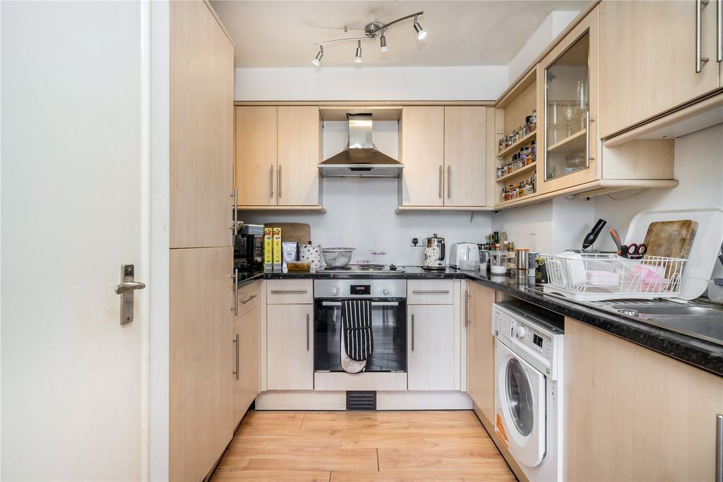 Property photo 3 of 8 Kitchen