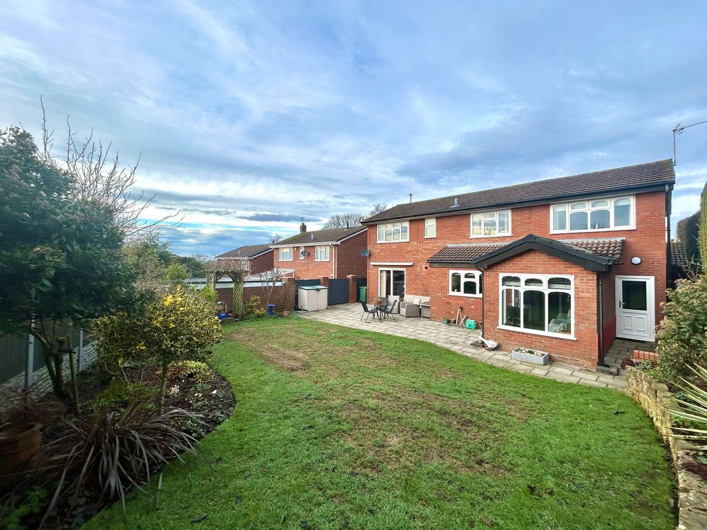 Property photo 2 of 31