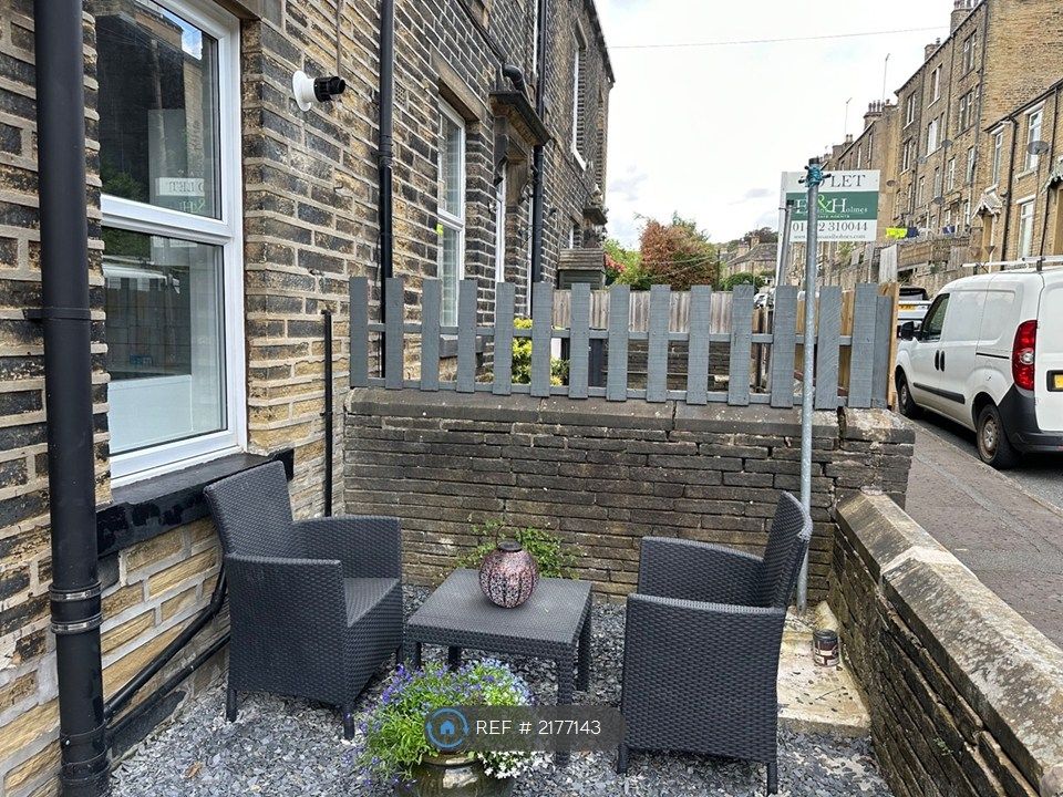 Property photo 2 of 12