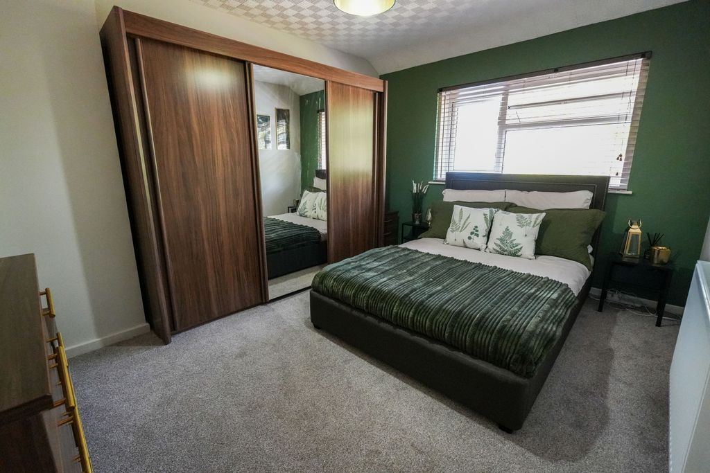 Property photo 3 of 14 Bedroom One
