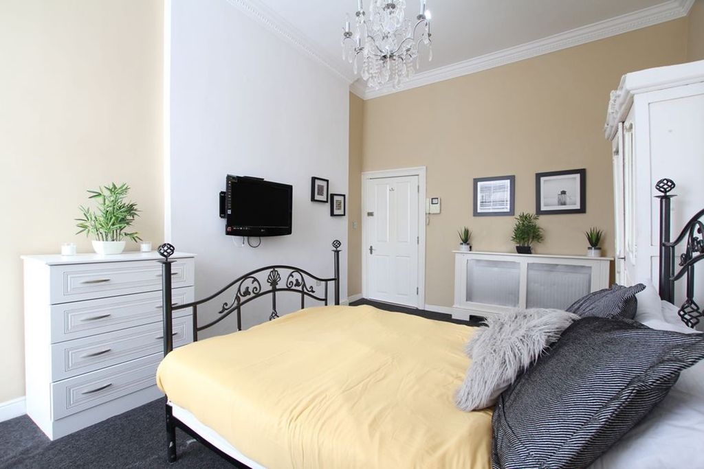 Property photo 3 of 7 Photo 9