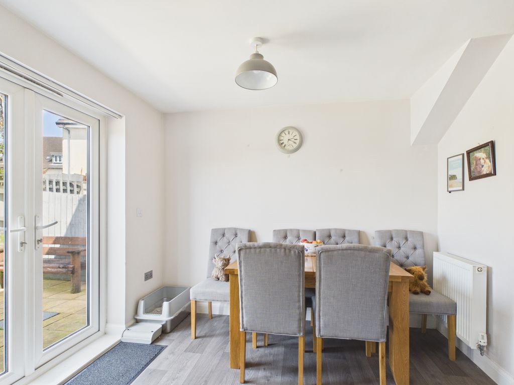 Property photo 3 of 13 Dining Area