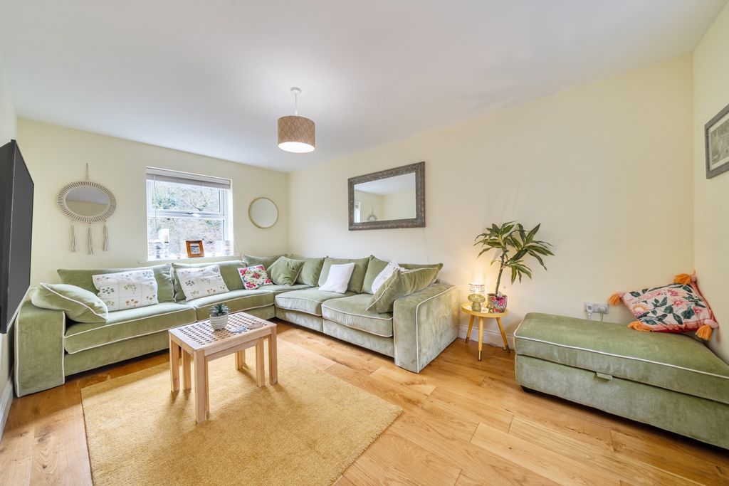 Property photo 2 of 20 Living Room