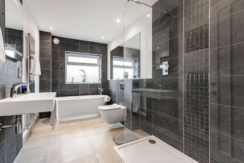 Additional image 4 of 4 bed detached house for saleLoyd Road, Didcot OX11