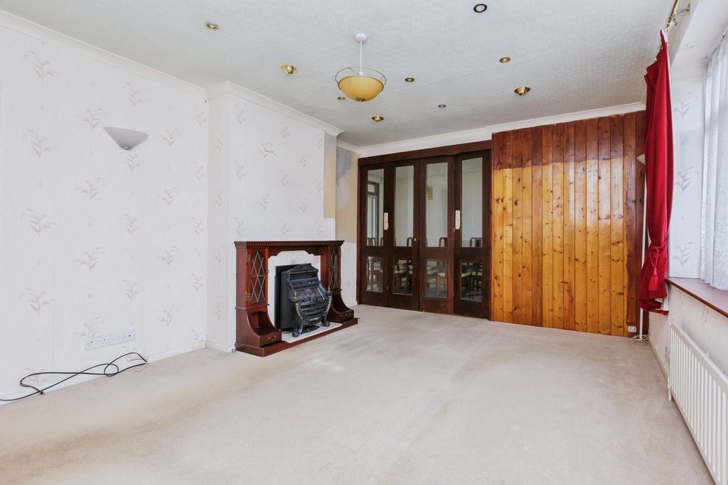 Property photo 2 of 17 Photo