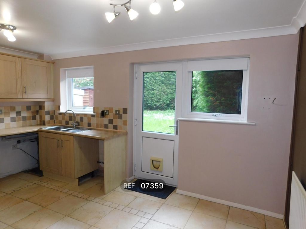 Property photo 3 of 18 Kitchen / Breakfast Room