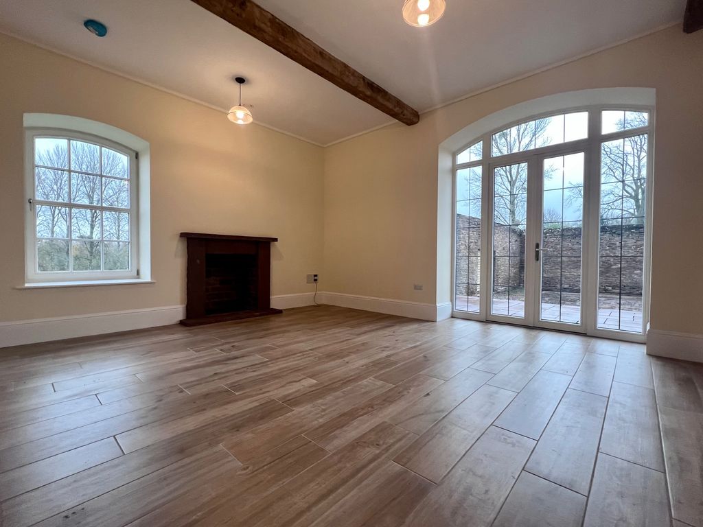 Property photo 3 of 27