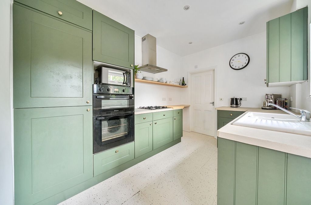Property photo 2 of 10 1330658-9-6880A62...