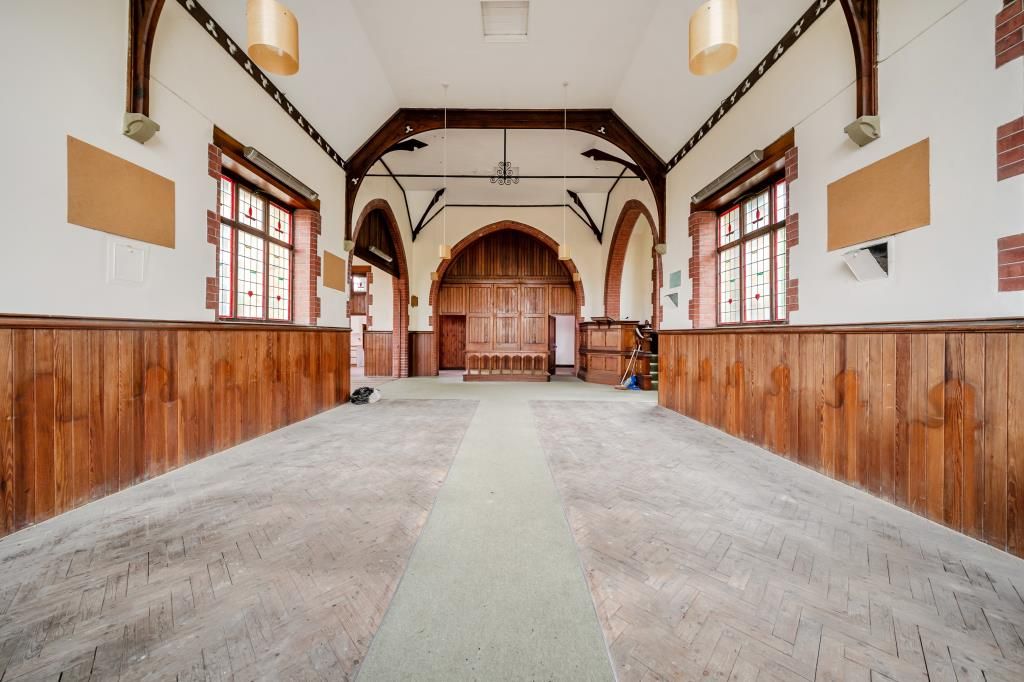Property photo 3 of 18 Internal View