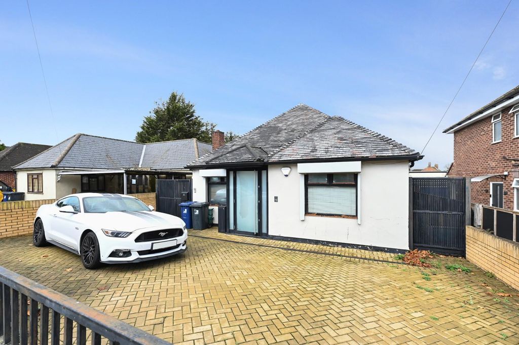 Property photo 2 of 12 Bungalow 1