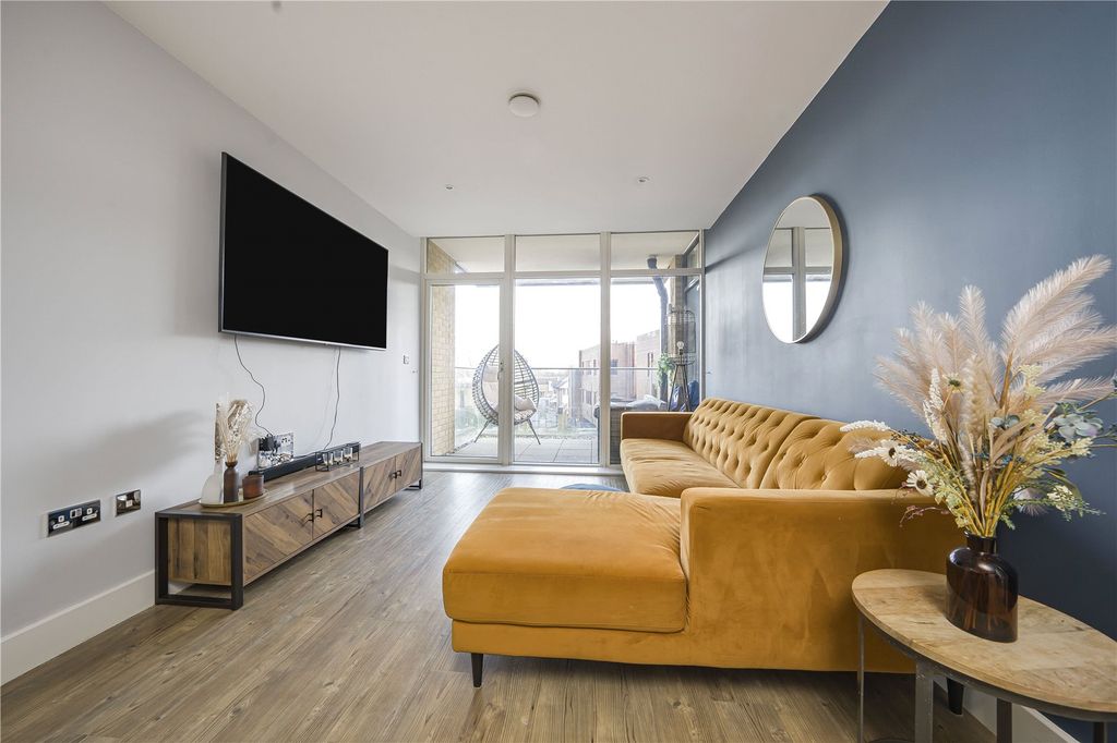 Property photo 2 of 14 Picture No. 22