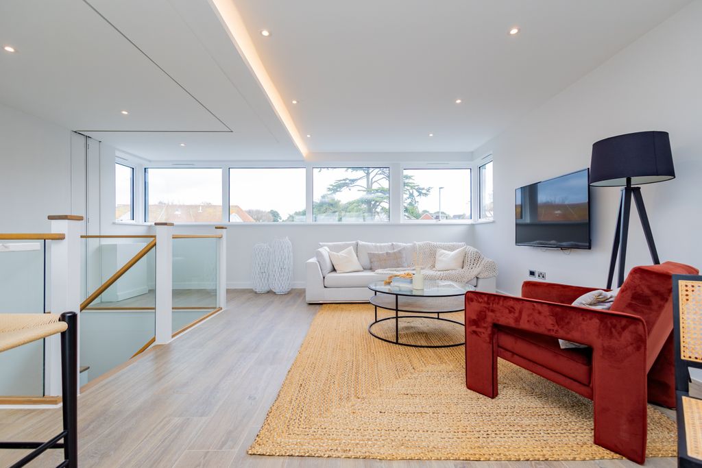 Additional image 7 of 4 bed detached house to rent302 Sandbanks Road, Lilliput, Poole BH14