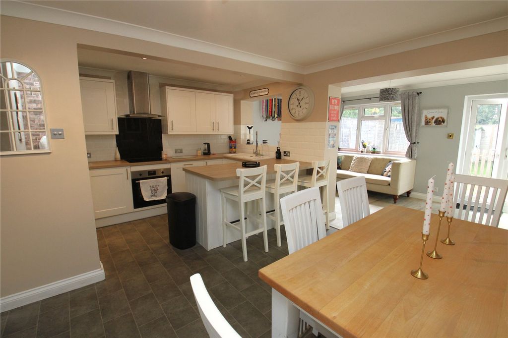 Property photo 1 of 17 Picture No. 13