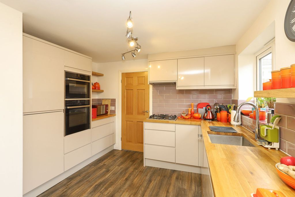 Property photo 2 of 29