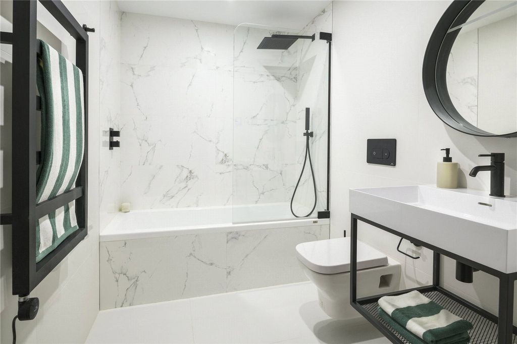 Additional image 8 of 3 bed flat for salePentire Avenue, Newquay, Cornwall TR7