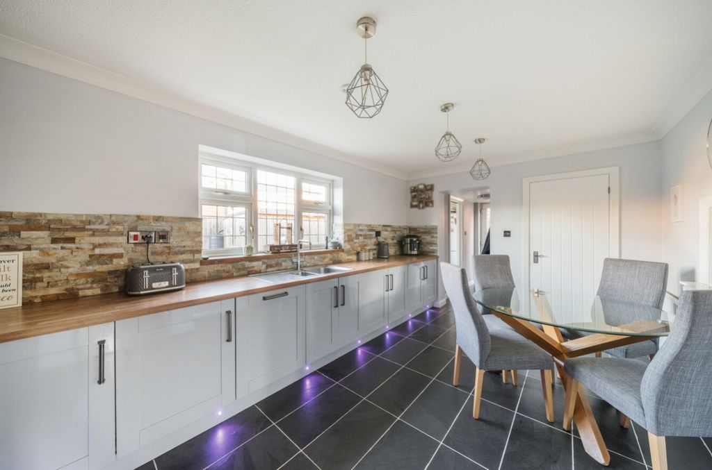 Property photo 2 of 22 1218762 (5)