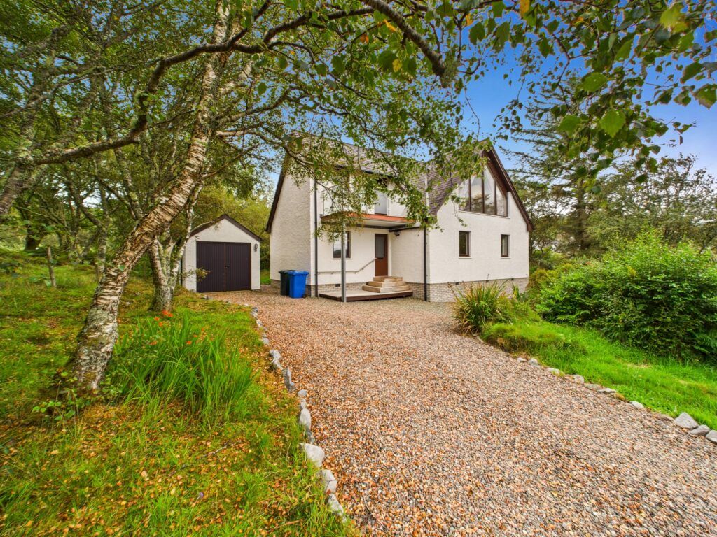 Property photo 1 of 31