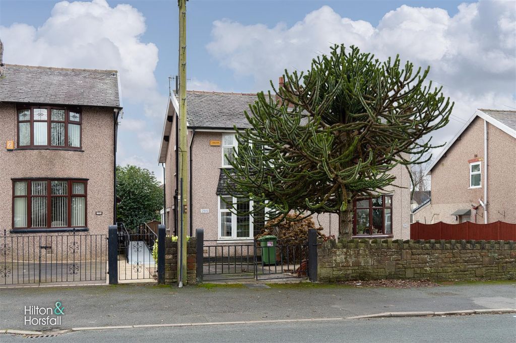 Property photo 1 of 11 Barkerhouse Road