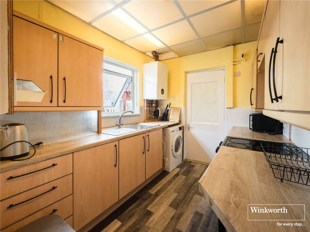 Property photo 3 of 13 Kitchen