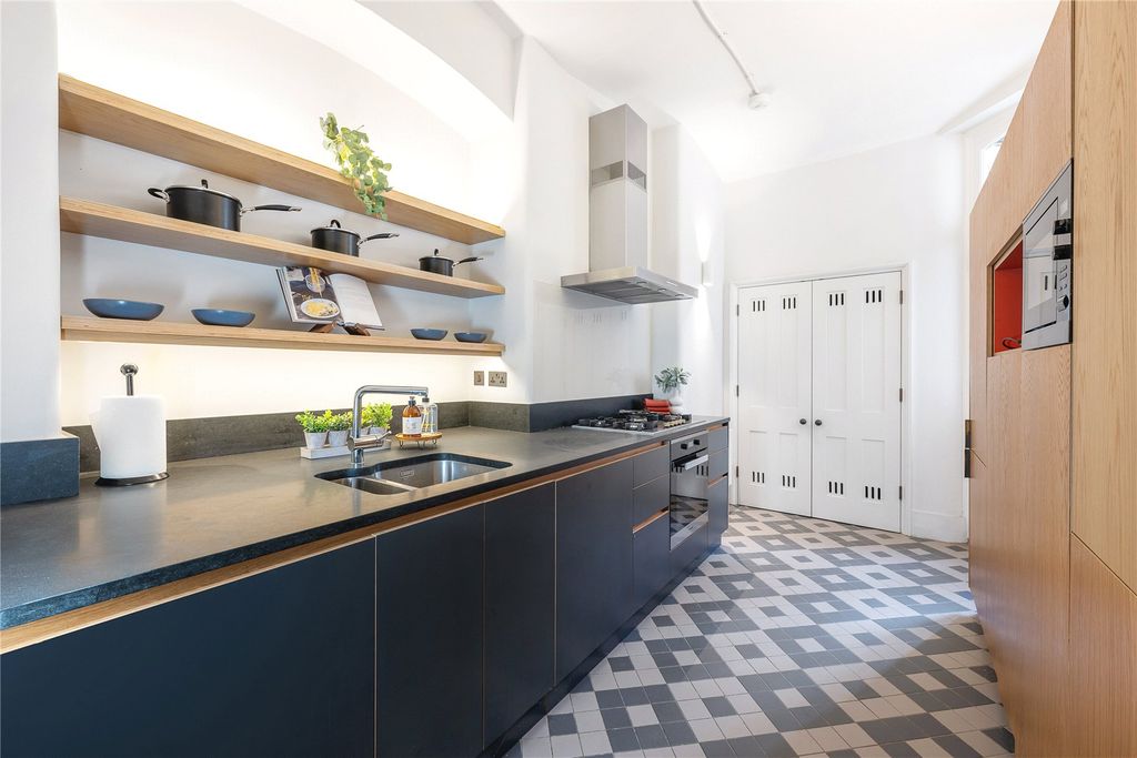 Property photo 3 of 19 Picture No. 07