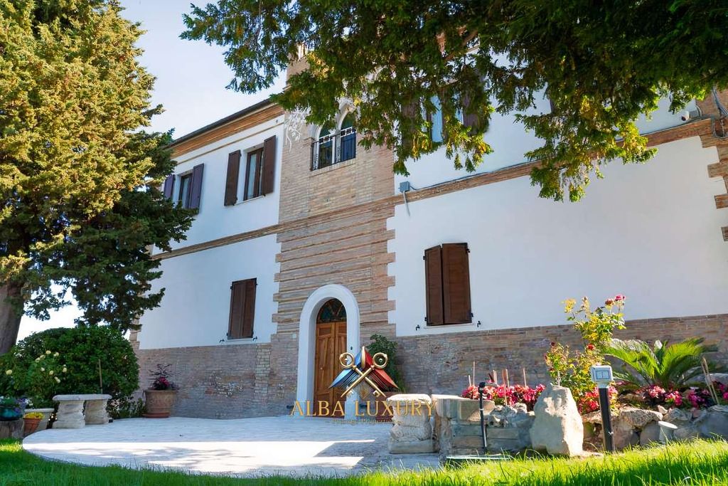 Property photo 3 of 46