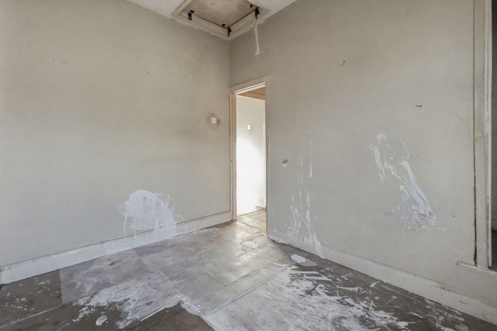 Property photo 2 of 17 29 Banner Street, Liverpool, L15 0Hg