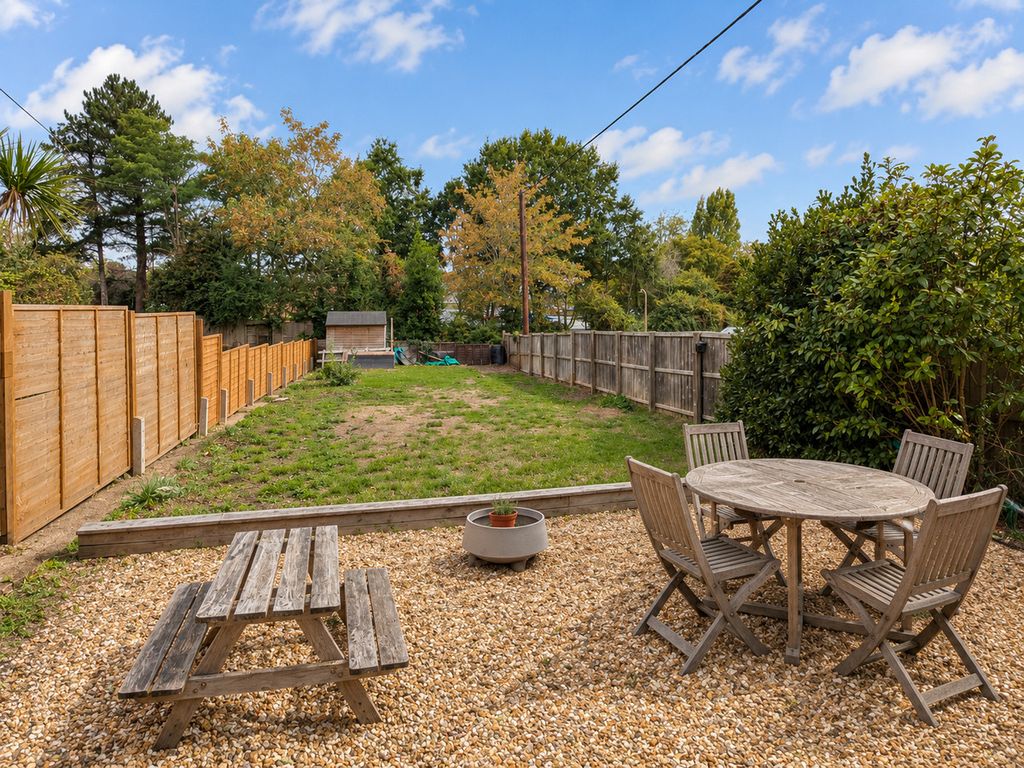 Property photo 2 of 25