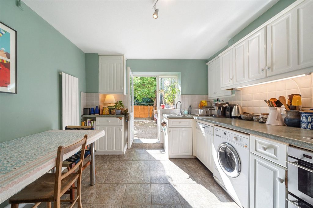 Property photo 3 of 25 Picture No. 05