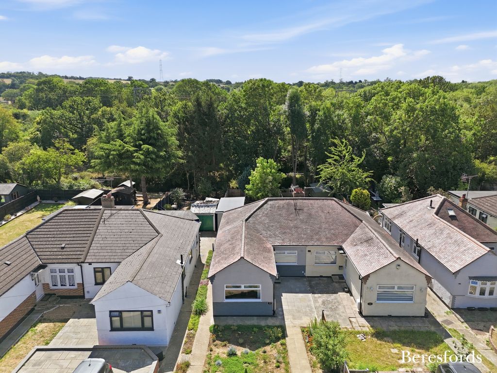 Property photo 1 of 27 Picture No. 02