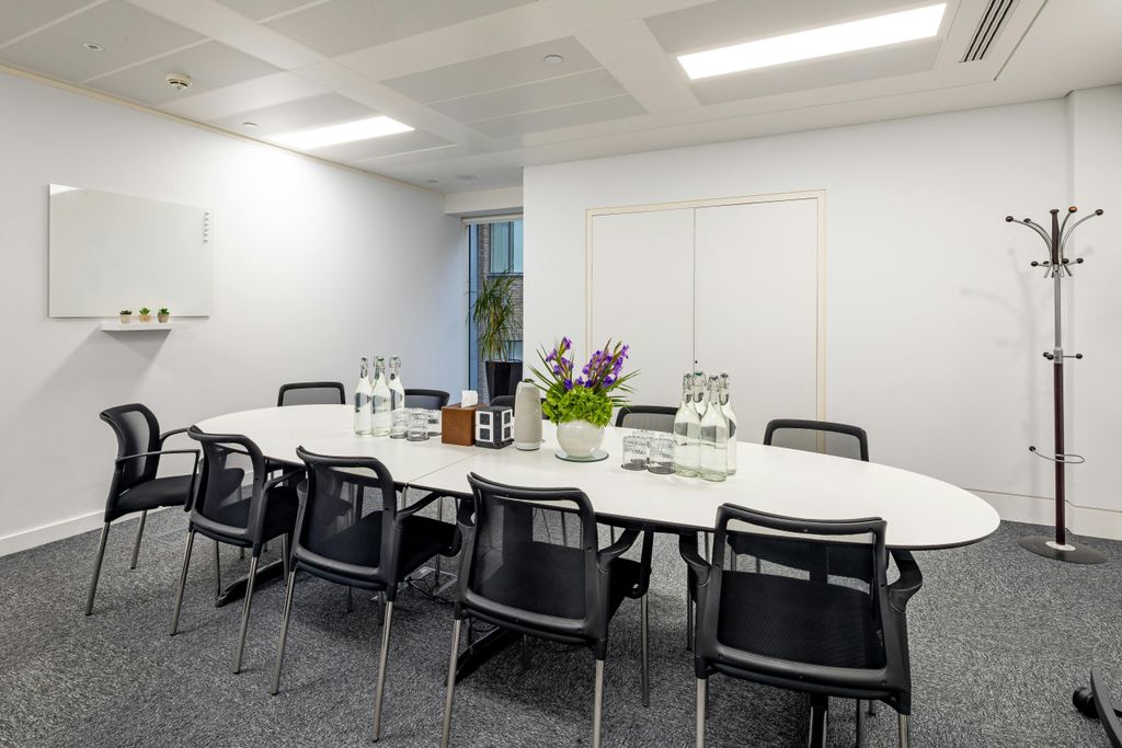 Property photo 1 of 6 Guildhall Mr 1.Jpg