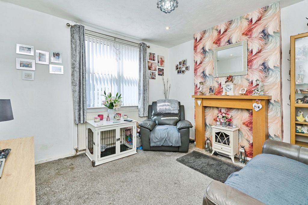 Property photo 3 of 17 Pbox-Img.Jpg