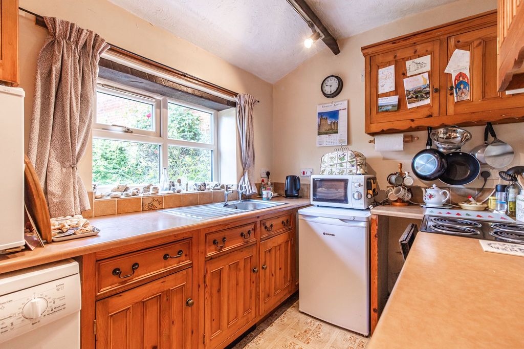 Property photo 3 of 11
